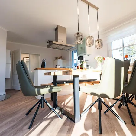 Haubenlerche 53 Nyaraló *