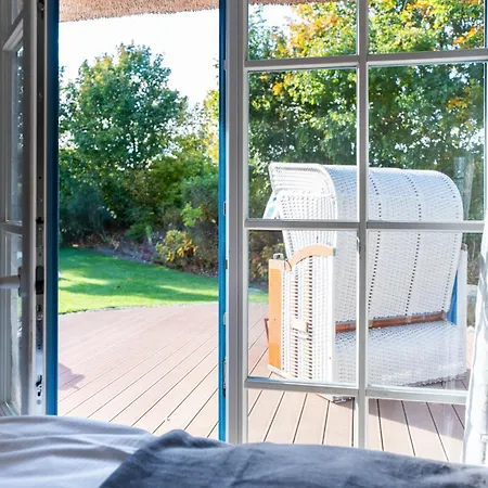 Nyaraló Haubenlerche 53 *