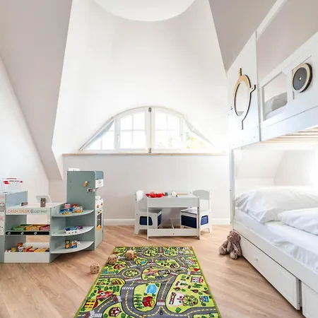 Nyaraló Haubenlerche 53